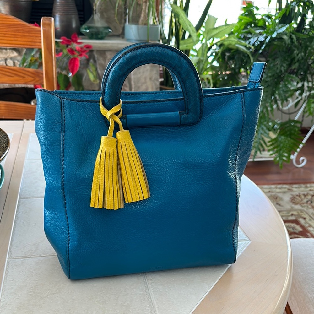 Fósil Blue Leather Tote Bag with Yellow Tassels